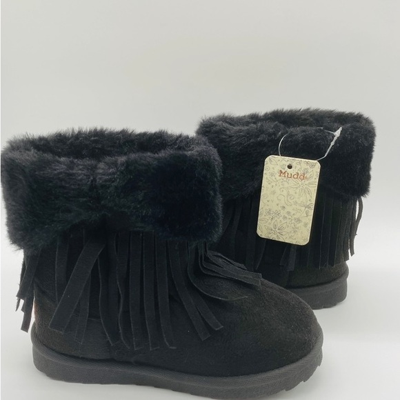 Mudd Girls Cherry Fringe Cozy Boot Size 10 - Picture 2 of 9